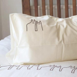 Fe-line friends white sateen organic pillowcase